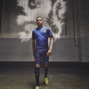 爱游戏官方入口-施泰恩斯将在主场迎战霍尔斯泰因基尔，施泰因豪斯